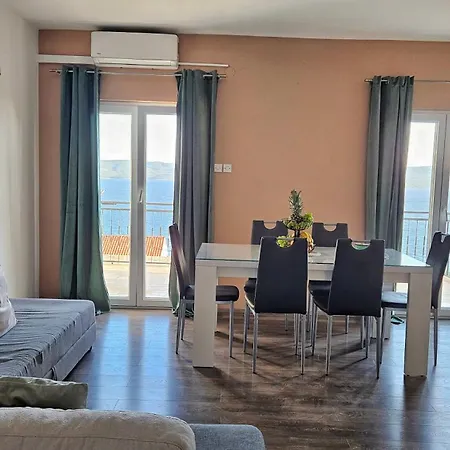 Maya 2 Apartment
