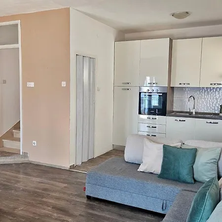 Maya 2 * Marusici (Split-Dalmatia)