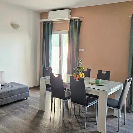 Maya 2 * Marusici (Split-Dalmatia)