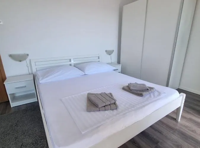 Apartman Maya 2 *